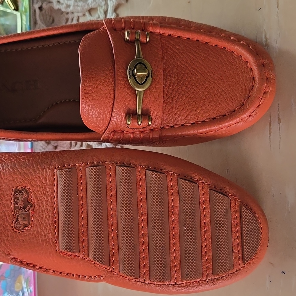 Rare Coach Women's Orange Leather Loafers A Condition - Picture 2 of 5